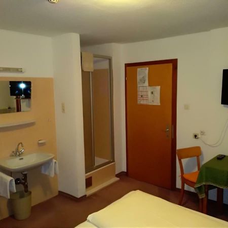 Hotel Garni Alpenrose Ischgl Bagian luar foto
