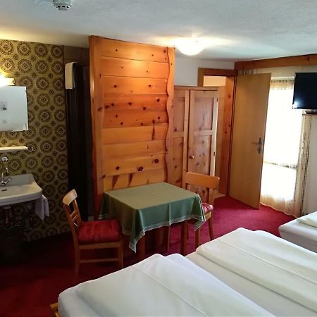 Hotel Garni Alpenrose Ischgl Bagian luar foto