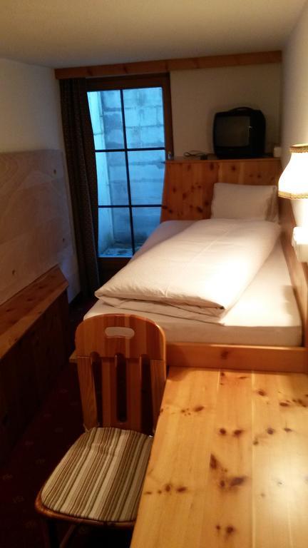 Hotel Garni Alpenrose Ischgl Bagian luar foto