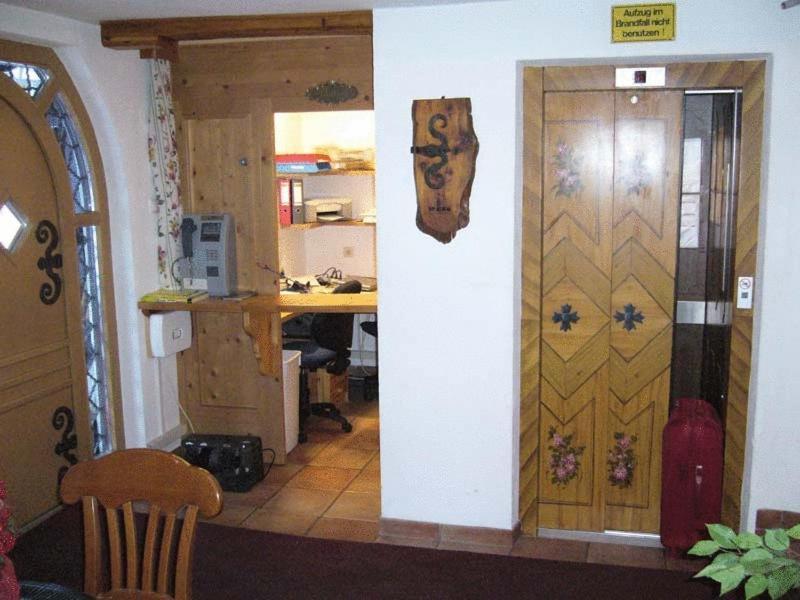 Hotel Garni Alpenrose Ischgl Bagian luar foto