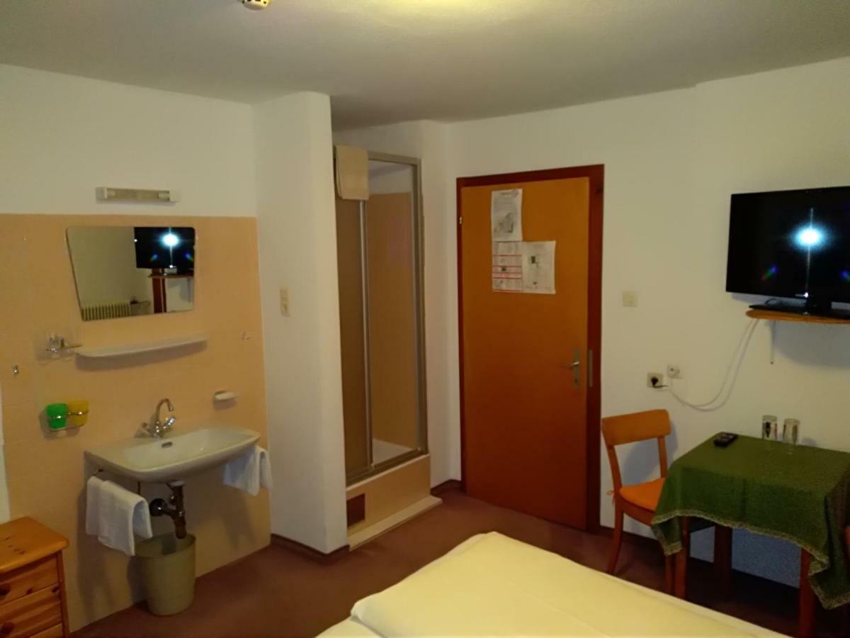 Hotel Garni Alpenrose Ischgl Bagian luar foto